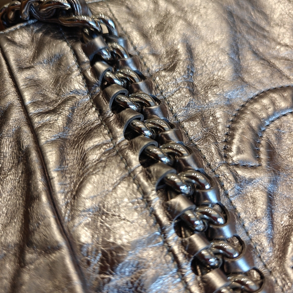 CHANEL Metallic Cracked Calfskin Modern Chain Tote Dark Silver - Picture 6 of 11